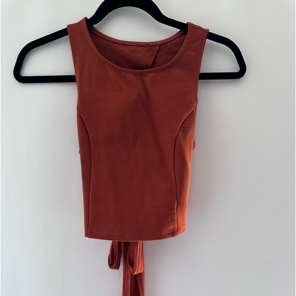 Rust color tank with back cutout Sz small - Picture 2 of 3